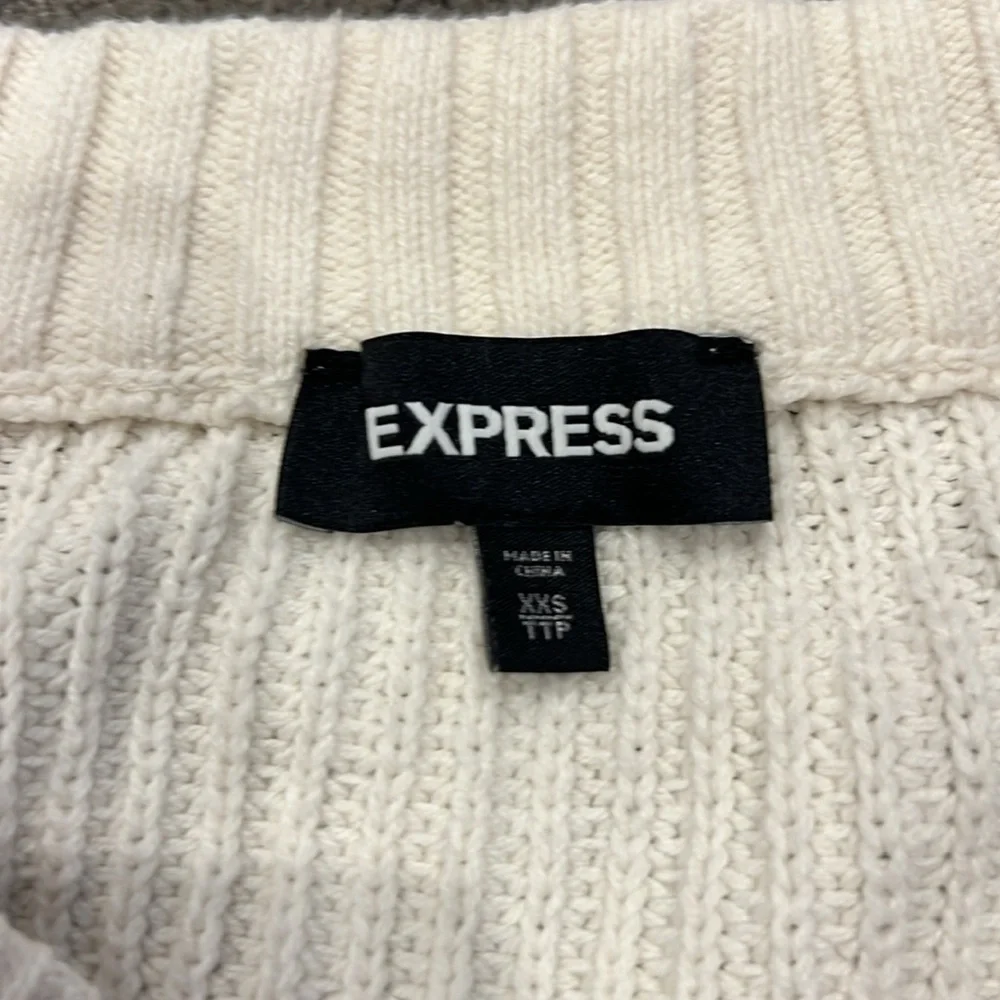 Express Oversized Boyfriend V Neck Sweater Cream XXS - Picture 7 of 9